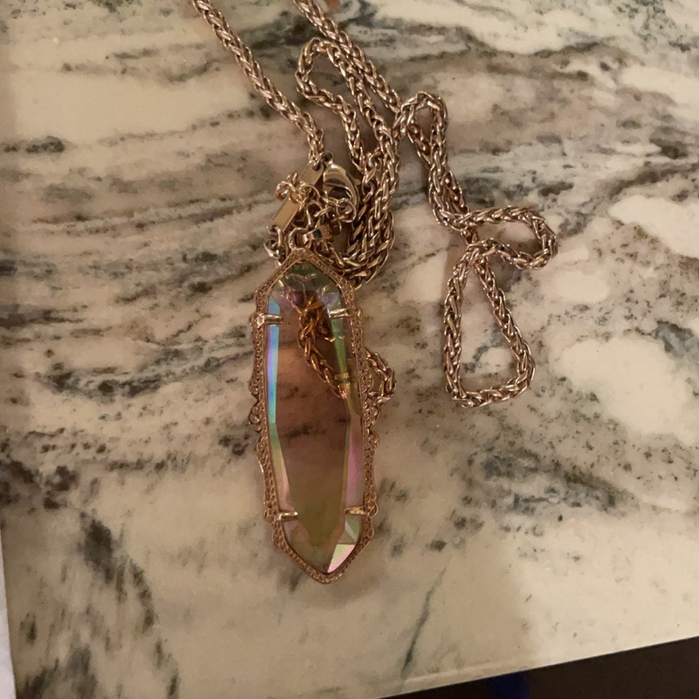 Kendra scott necklace